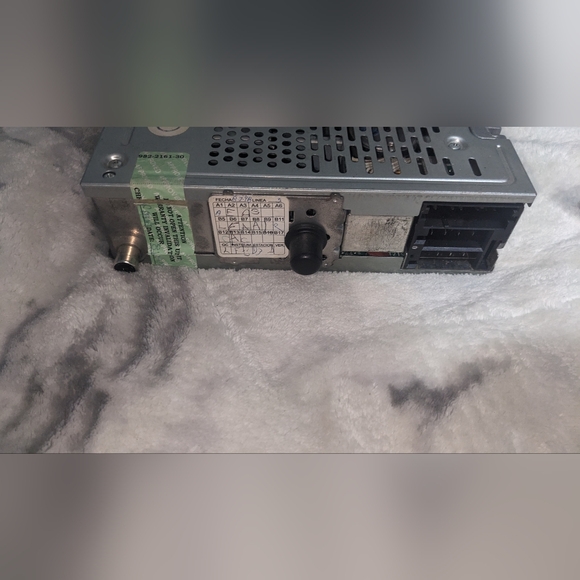 Volkswagen Vintage Stereo system - Picture 4 of 6